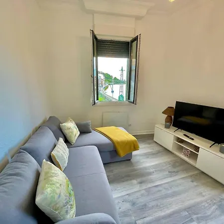 Kai - Junto A La Ria * Bilbao